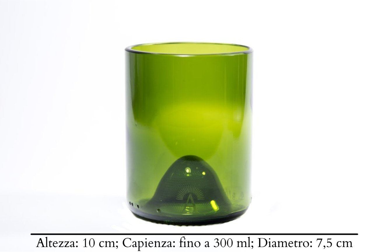bicchieri e caraffe verdi