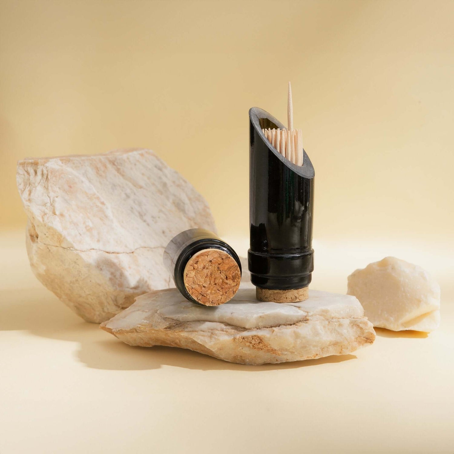 Prodotti per la tavola e per la casa in vetro riciclato