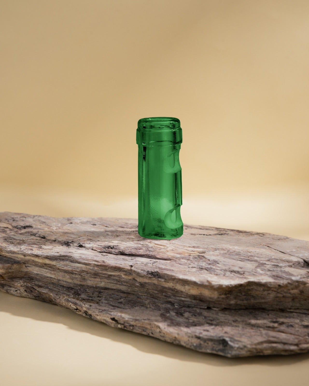 REGALO: Eco-chic design recycled glass cutlery rest